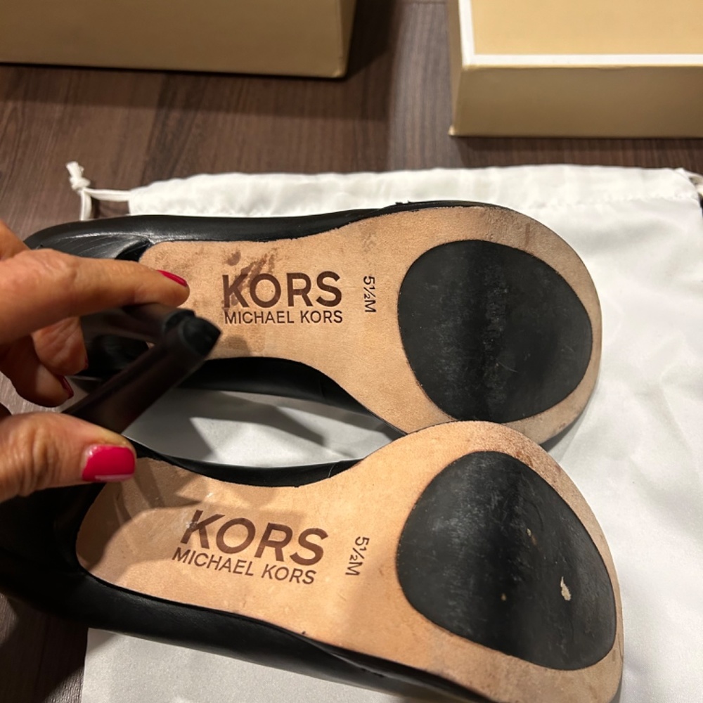 Michael Kors - Picture 2 of 5